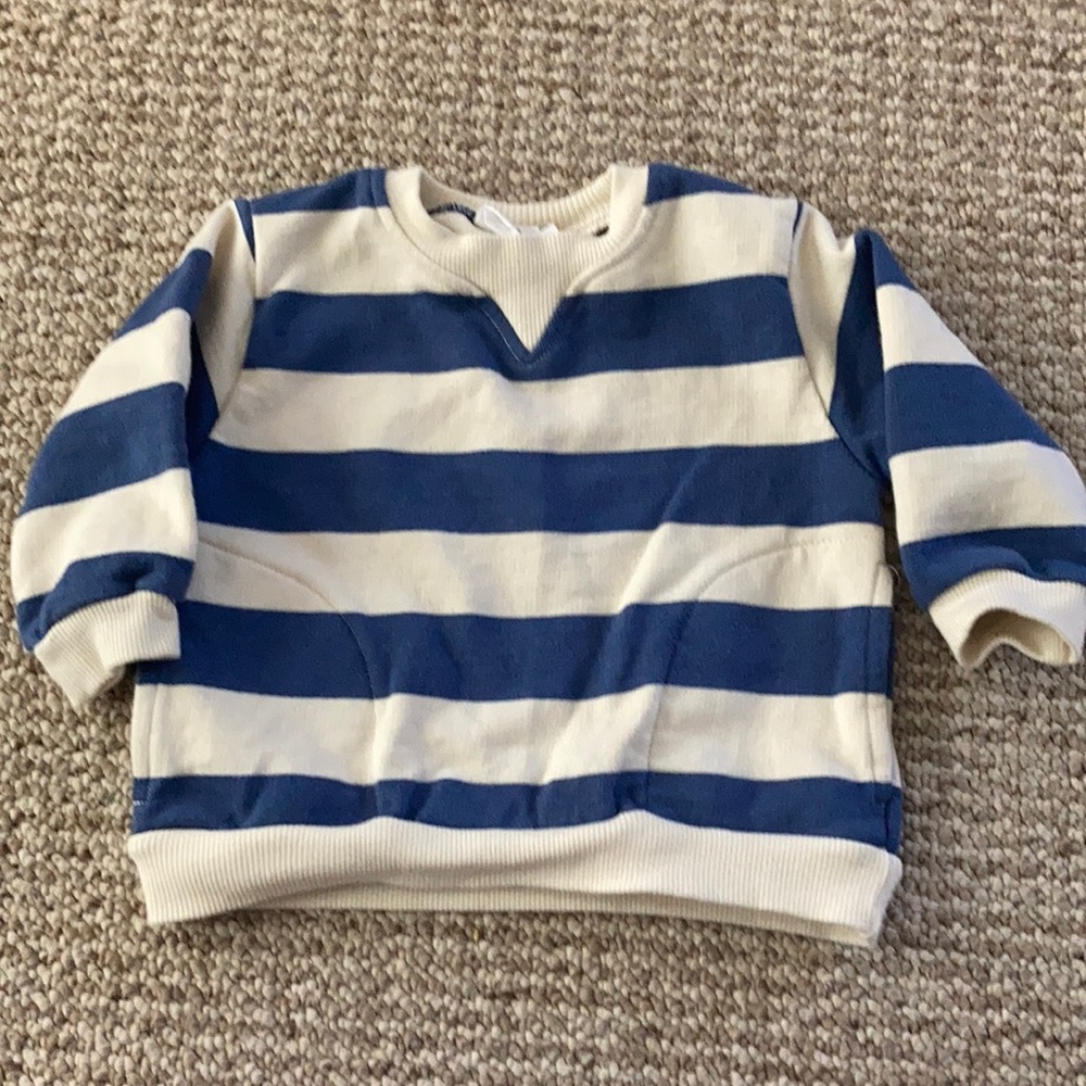 Zara sweatshirt. Size 3-6 months.